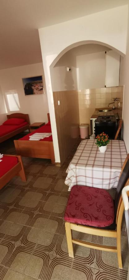 Sobe I Apartmani Marovic Petrovac Exterior foto